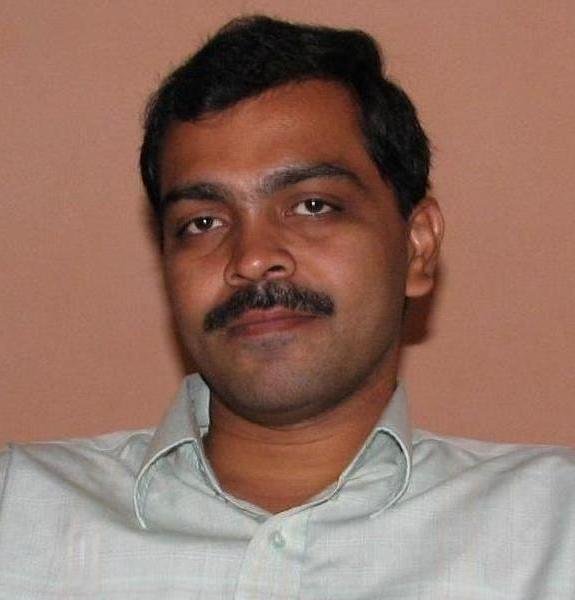 Dr Dheeban Chakravarthi Kannan is a Research Fellow at The Energy and Resources Institute (TERI), engaged in algal biofuel research at TERI. He was in-charge of lab research at algae biofuel company, OriginOil. He has experience with bioreactor designs, a
