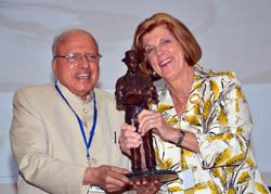 Dr M S Swaminathan honored with Dr Norman Borlaug Award by Ms Jeanie Laube-Borlaug, chairperson of BGRI and daughter of Dr Norman Borlaug