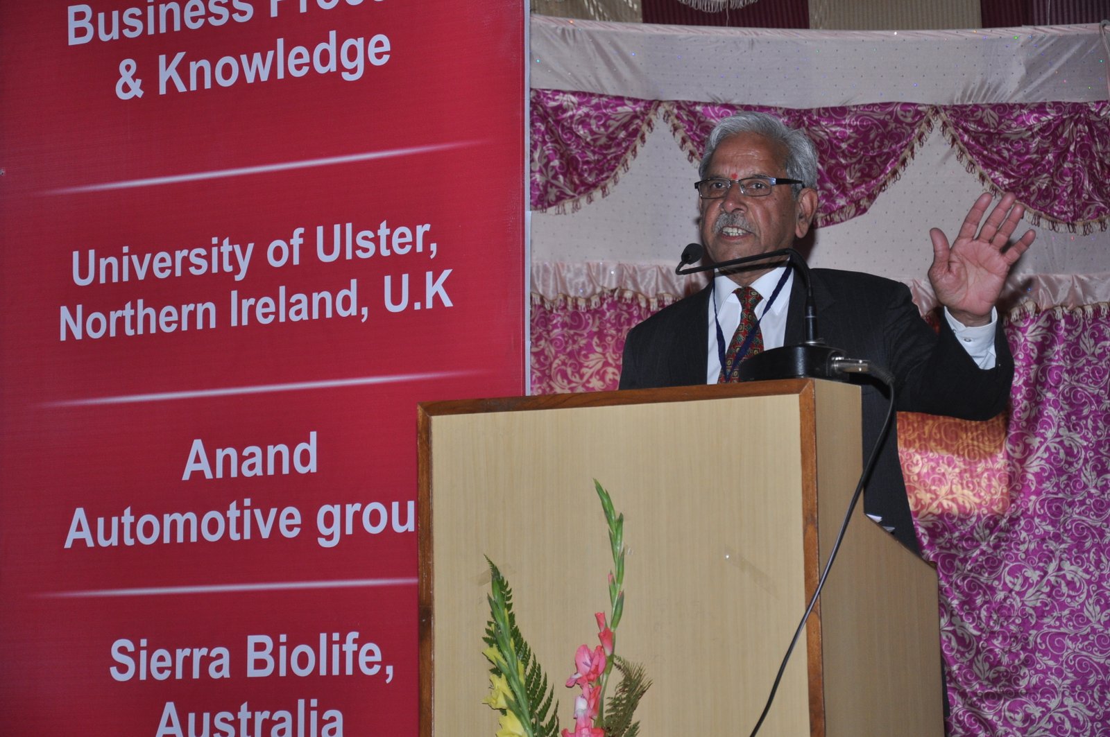 Prof P K Khosla, Vice Chancellor, Shoolini University addressing the students