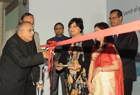 Mr Jaipal Reddy, minister, science and technology, Government of India at the inaugural ceremony of the launch of eHC. Also seen in pic is Ms Neelam Dhawan, vice president and general manager, Enterprise Group and country managing director, HP India