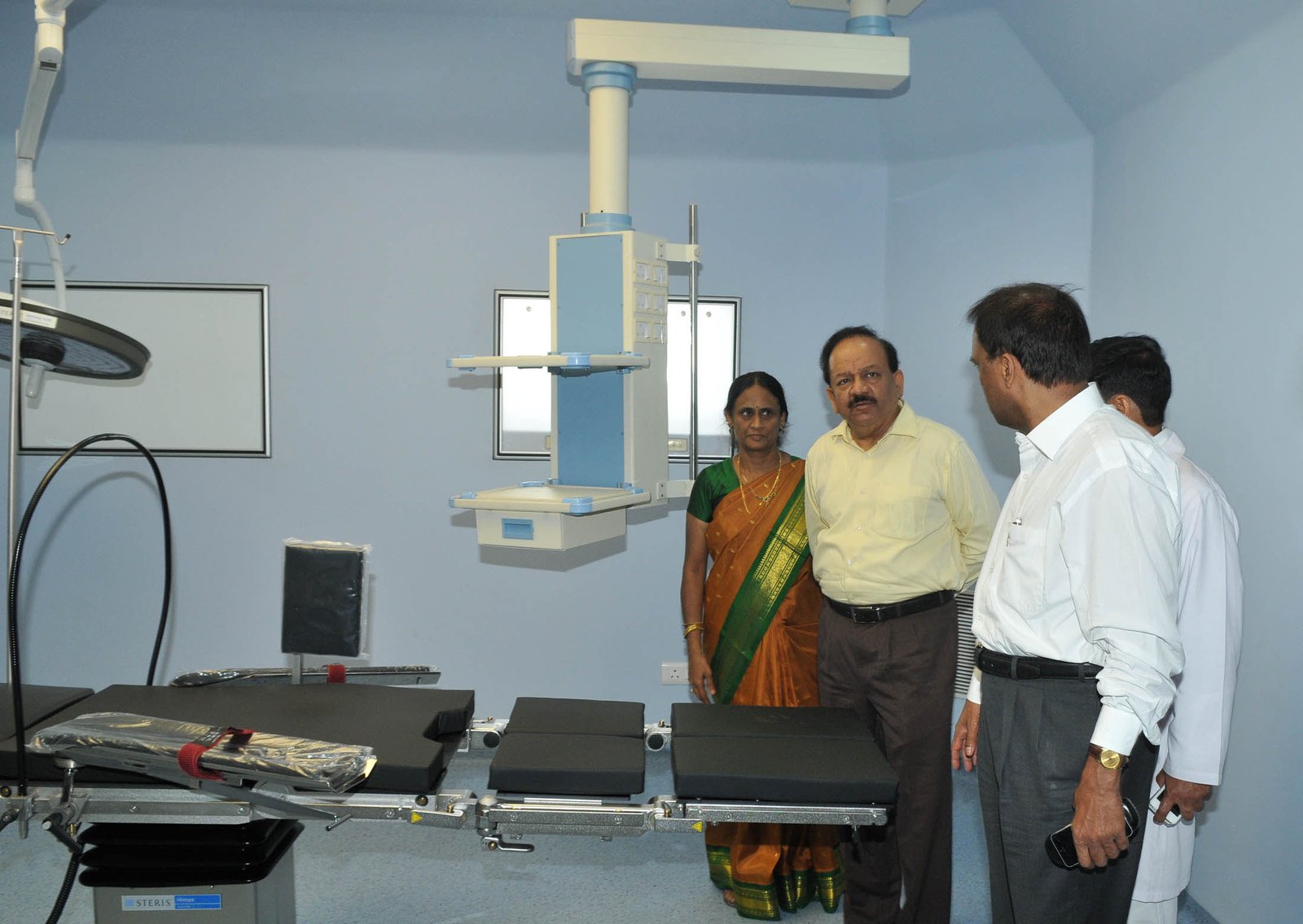 The Union minister for health and family welfare, Dr Harsh Vardhan visiting the National Organ and Tissue Transplant Organization (NOTTO), at the Safdarjung hospital, in New Delhi 