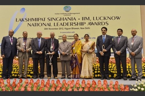 President, Mr Pranab Mukherjee with the awardees of Lakshmipat Singhania - IIM Lucknow National Leadership Awards 2011, at a function in New Delhi 