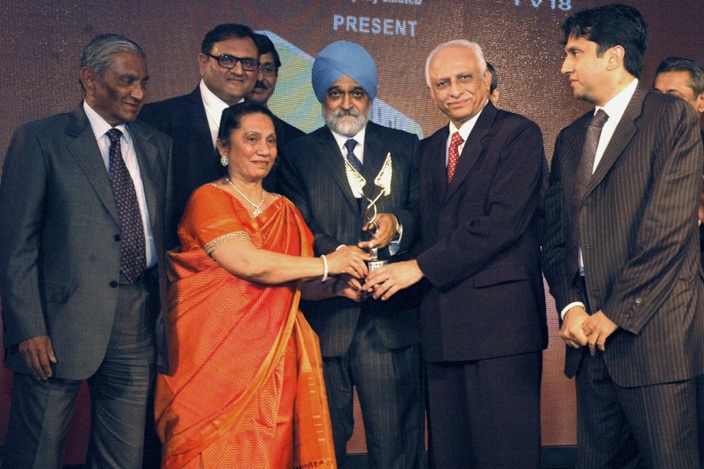  Lilavati Hospital has been honored as India's Best Multi Specialty Hospital - Megapolis in India Healthcare Awards 2013 by  Mr Montek Singh Ahluwalia, deputy chairman â€“ Planning Commission of India