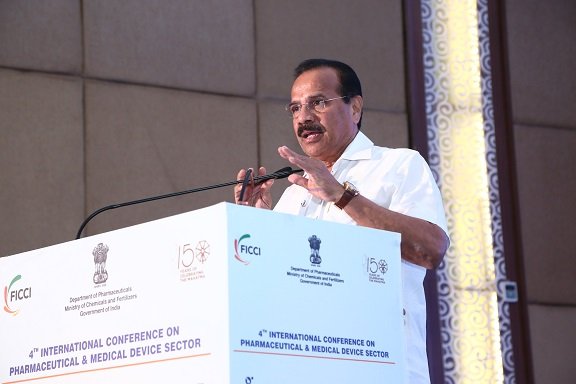 V. Sadananda Gowda, Union Minister for Chemicals & Fertilizers and Statistics & Programme Implementation, Government of India addressing the audience