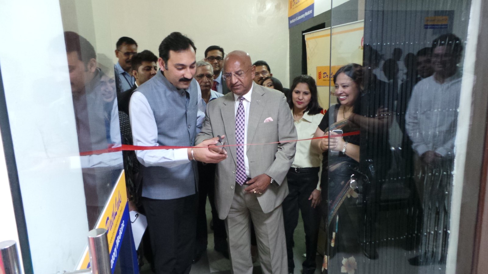 Mr Varun Khanna, managing director, BD - India (L) and Dr Arvind Lal, CMD, Dr LalPath Labs (R) inaugurating the Centre of Excellence for best lab practices at New Delhi on June 19, 2015.