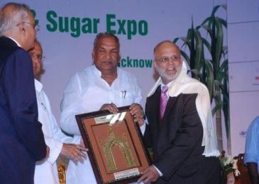 (L to R) Dr. G.S.C. Rao - President STAI, Kunwar Anand Singh - Hon`ble Minister of Agriculture, Education & Charitable Work, Govt. of U.P. and Mr. B.S. Tripathi - Hon'ble Minister for Homeguards, Govt. of U.P. and the recipient of 'The STAI Lifetime Achie