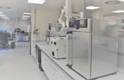 Modern laboratory environment in the new 1,800 sqm building